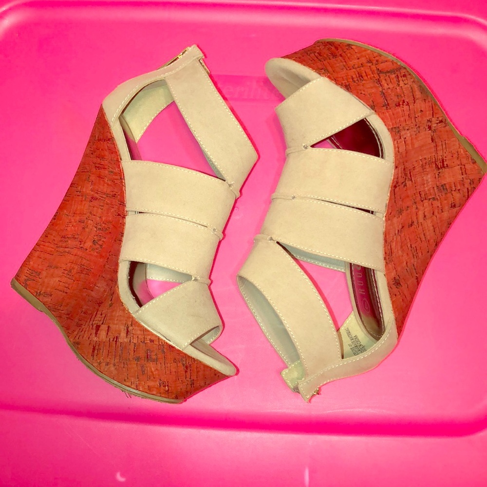 Nude Wedges - image 1